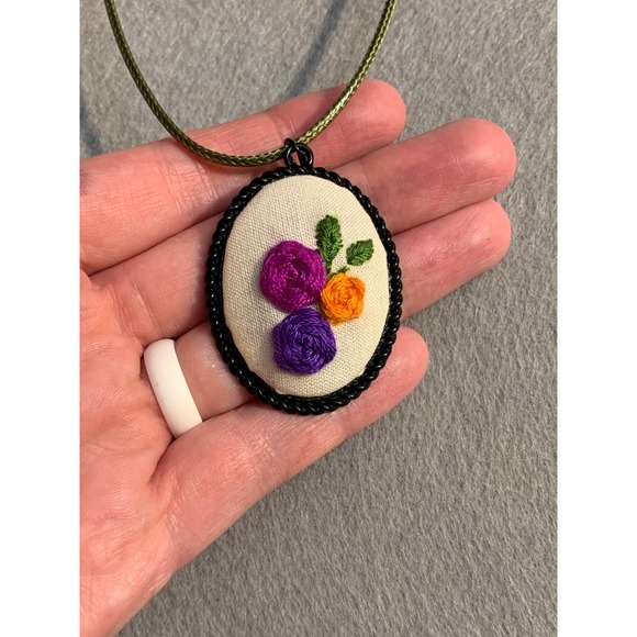 Rose Floral Applique Pendant Embroidery Necklace - Picture 6 of 6